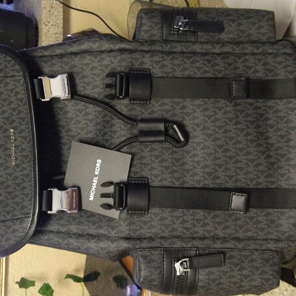 Bag - Picture 2 of 5